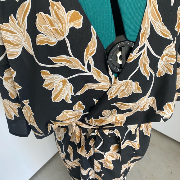 Maison Du Soir Selena Kimono S/M Black Gold Floral Belt Duster Jacket Robe. EUC - Picture 4 of 8